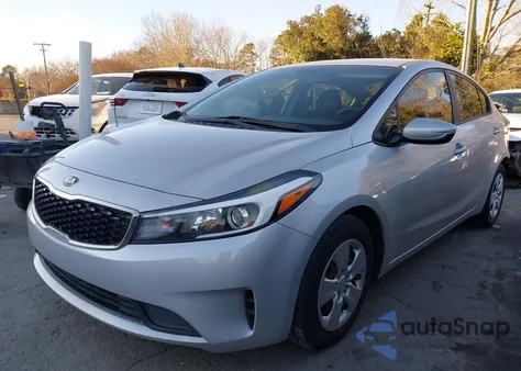2017 Kia Forte Lx z USA, uszkodzony, nr VIN 3KPFK4A75HE090224